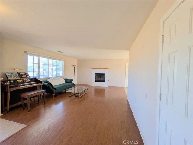 10819 Nambe Road, Apple Valley, CA 92308