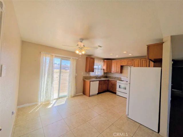 10819 Nambe Road, Apple Valley, CA 92308