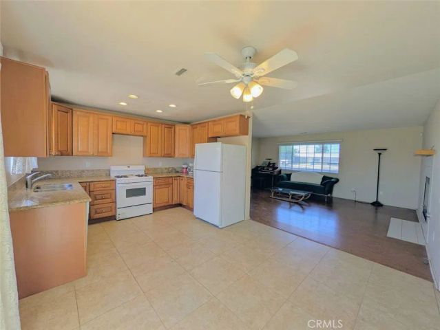 10819 Nambe Road, Apple Valley, CA 92308