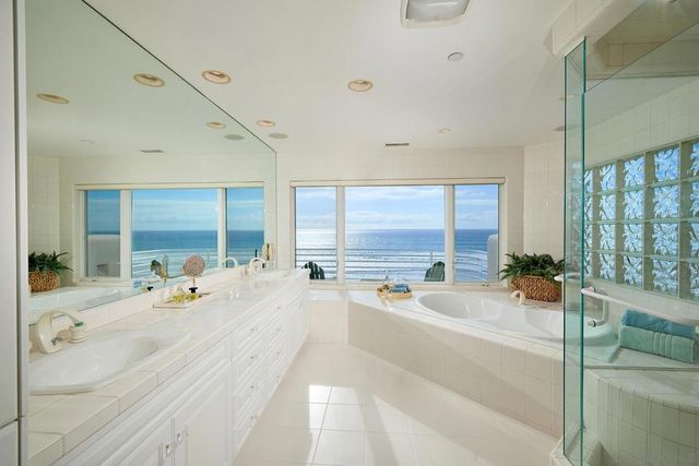 1630 Neptune Avenue, Encinitas, CA 92024