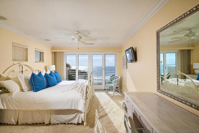 1630 Neptune Avenue, Encinitas, CA 92024