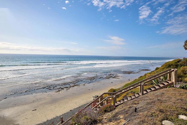 1630 Neptune Avenue, Encinitas, CA 92024