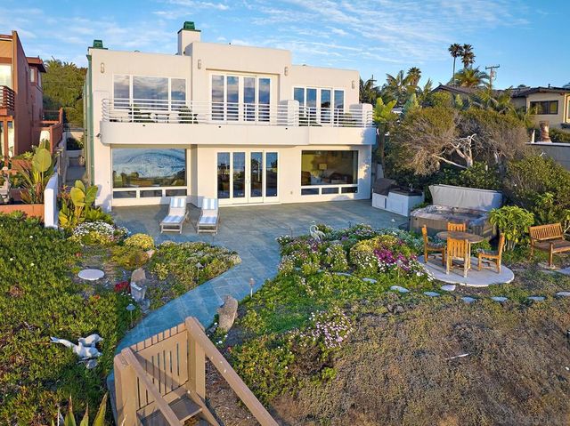 1630 Neptune Avenue, Encinitas, CA 92024