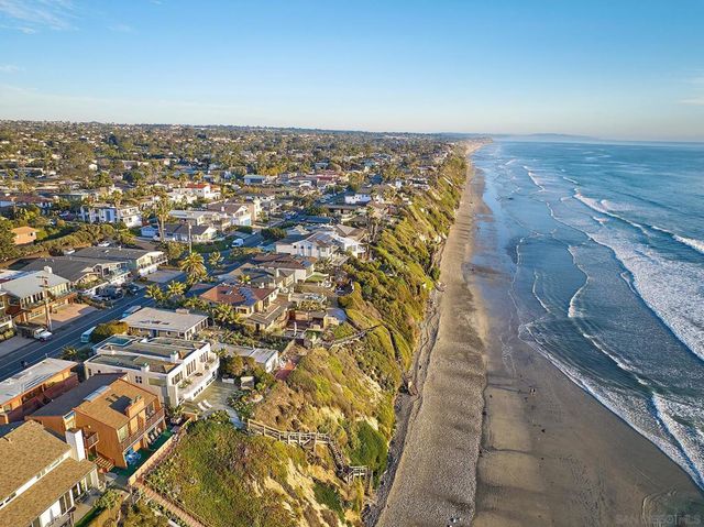 1630 Neptune Avenue, Encinitas, CA 92024