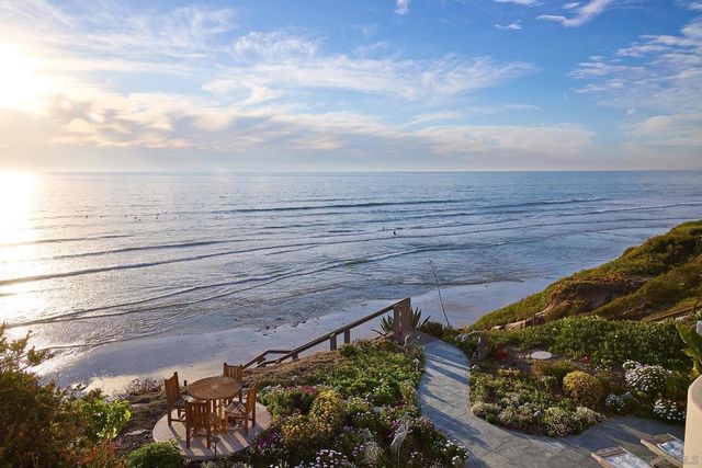 1630 Neptune Avenue, Encinitas, CA 92024