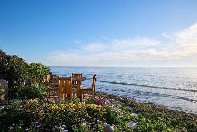 1630 Neptune Avenue, Encinitas, CA 92024