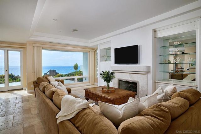 1630 Neptune Avenue, Encinitas, CA 92024