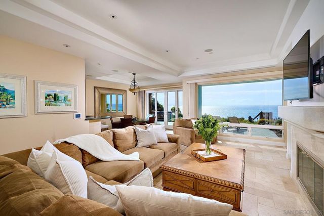 1630 Neptune Avenue, Encinitas, CA 92024