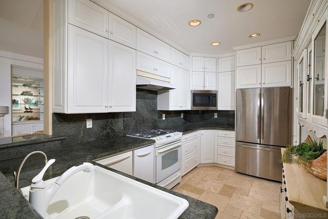 1630 Neptune Avenue, Encinitas, CA 92024
