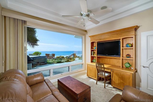 1630 Neptune Avenue, Encinitas, CA 92024