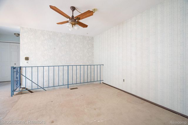 2808 Roundtree Drive, Troy, MI 48083