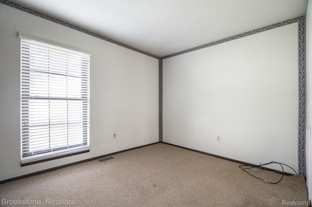 2808 Roundtree Drive, Troy, MI 48083