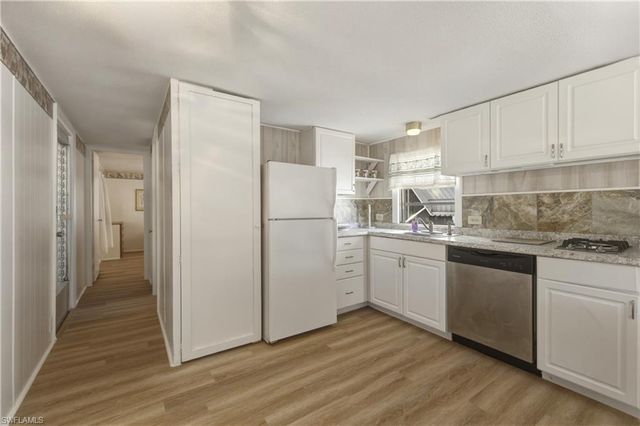 20511 Anchor DR, Estero, FL 33928