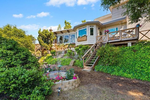 720 Sky Mountain Lane, Alpine, CA 91901