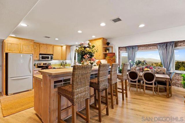 720 Sky Mountain Lane, Alpine, CA 91901