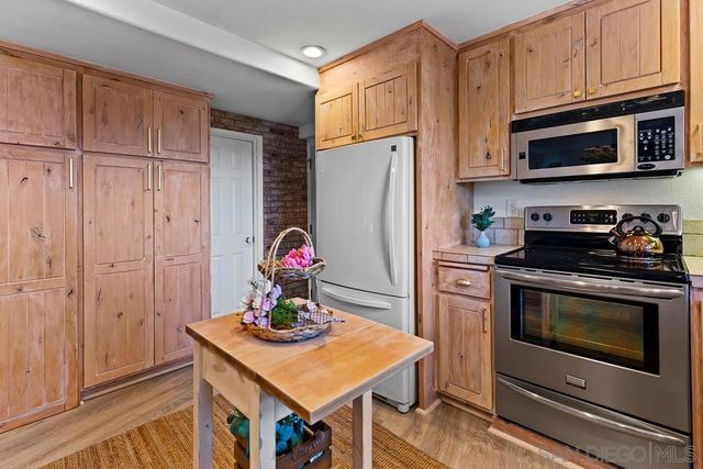 720 Sky Mountain Lane, Alpine, CA 91901