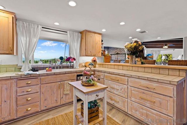 720 Sky Mountain Lane, Alpine, CA 91901