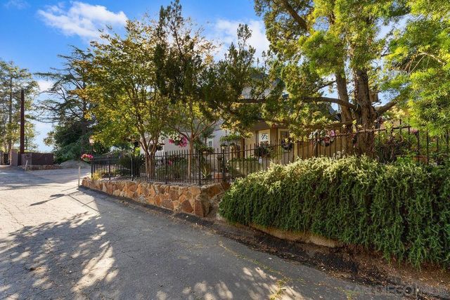 720 Sky Mountain Lane, Alpine, CA 91901