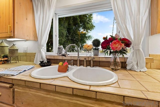 720 Sky Mountain Lane, Alpine, CA 91901