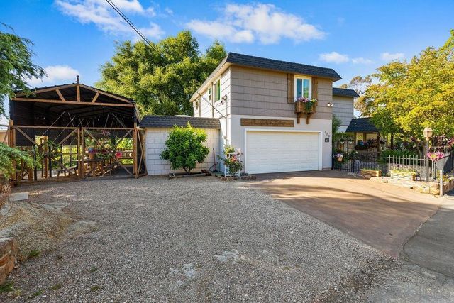 720 Sky Mountain Lane, Alpine, CA 91901