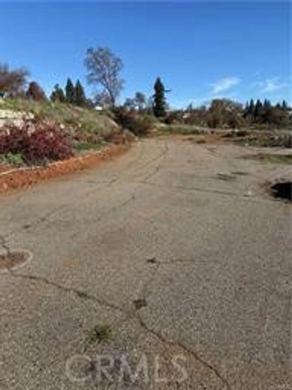 Image 4 of property listing at 5538 Skyway, Paradise, CA 95969