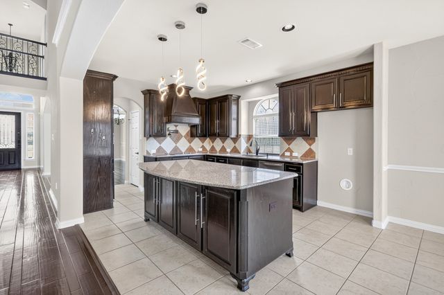206 White Rock Court, Ovilla, TX 75154