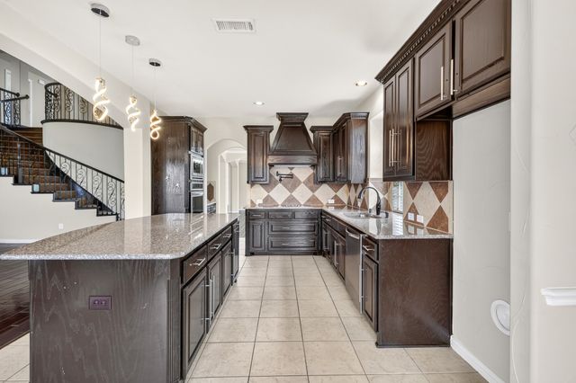 206 White Rock Court, Ovilla, TX 75154