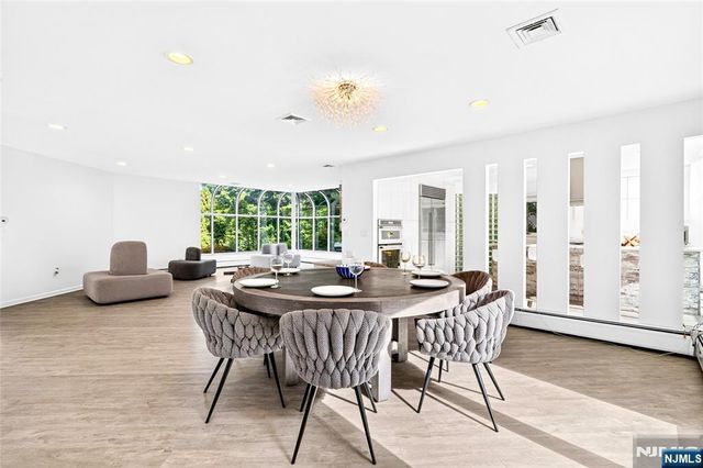 14 James Brite Circle, Mahwah, NJ 07430