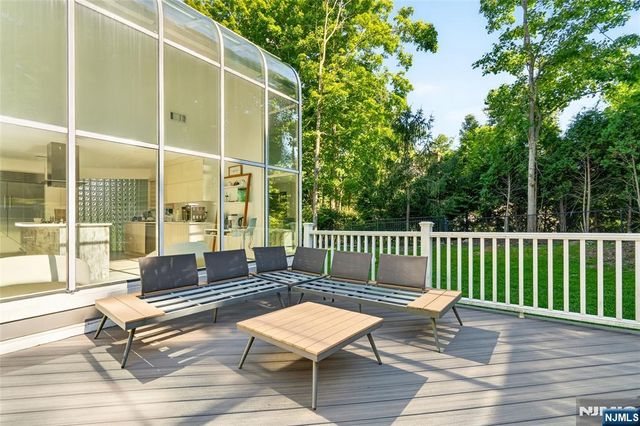 14 James Brite Circle, Mahwah, NJ 07430