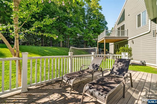14 James Brite Circle, Mahwah, NJ 07430
