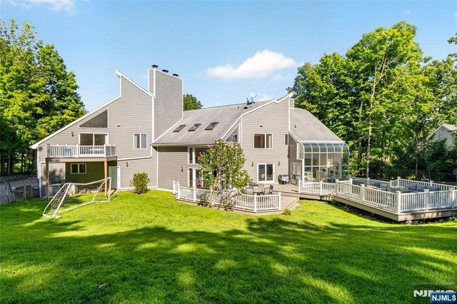 14 James Brite Circle, Mahwah, NJ 07430