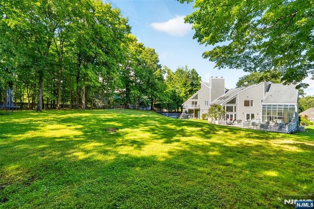 14 James Brite Circle, Mahwah, NJ 07430