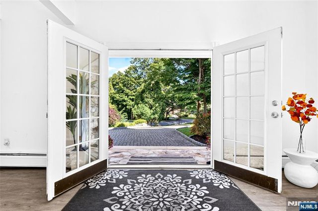 14 James Brite Circle, Mahwah, NJ 07430