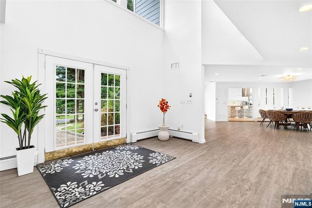 14 James Brite Circle, Mahwah, NJ 07430