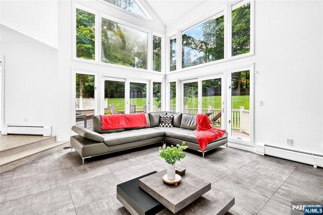 14 James Brite Circle, Mahwah, NJ 07430
