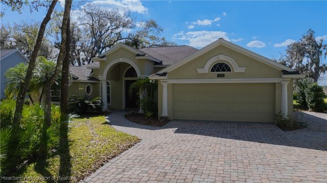 3886 Enchanted Oaks Lane, Sebring, FL 33875