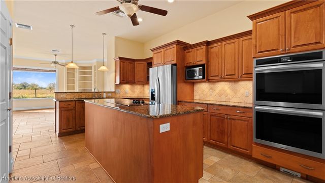 3886 Enchanted Oaks Lane, Sebring, FL 33875