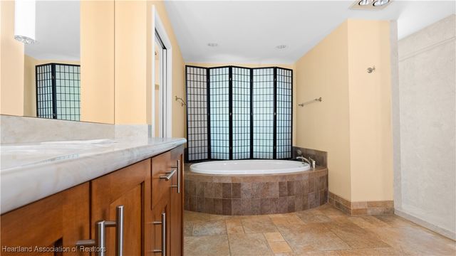 3886 Enchanted Oaks Lane, Sebring, FL 33875