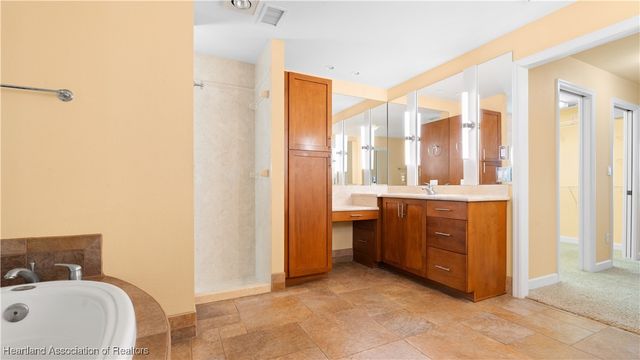 3886 Enchanted Oaks Lane, Sebring, FL 33875