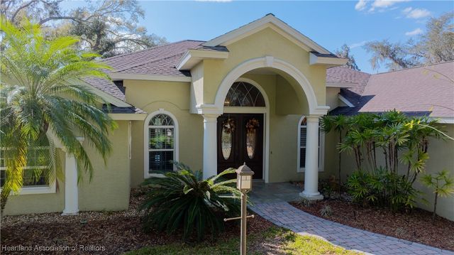 3886 Enchanted Oaks Lane, Sebring, FL 33875