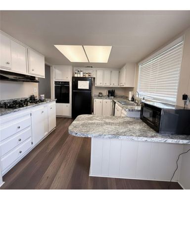 2205 W Acacia 200, Hemet, CA 92545