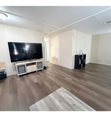 2205 W Acacia 200, Hemet, CA 92545
