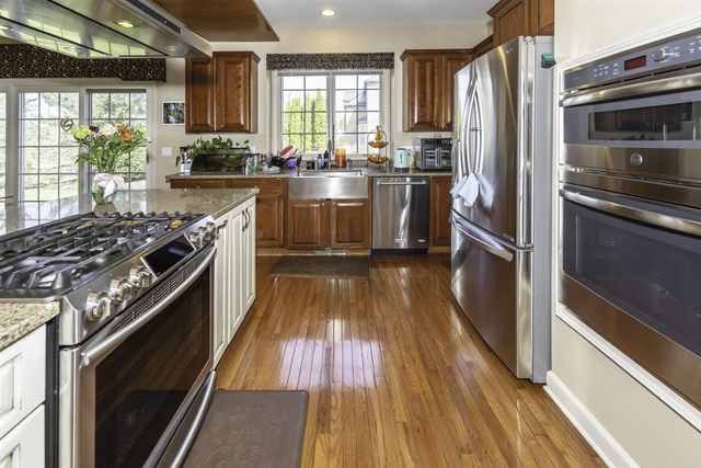 51328 Plymouth Valley Drive, Plymouth, MI 48170