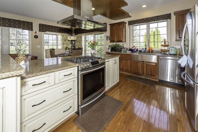 51328 Plymouth Valley Drive, Plymouth, MI 48170