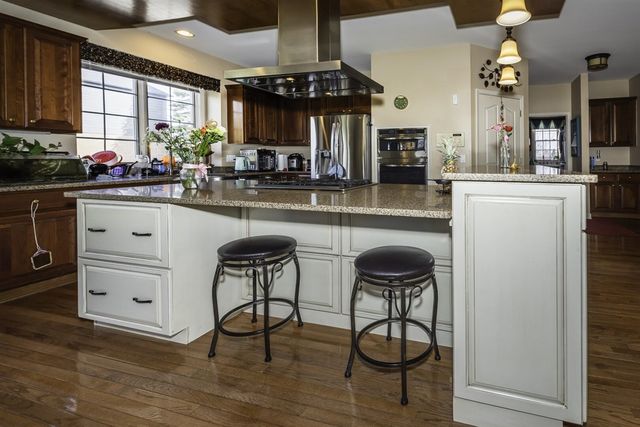 51328 Plymouth Valley Drive, Plymouth, MI 48170