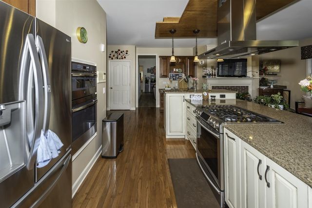 51328 Plymouth Valley Drive, Plymouth, MI 48170