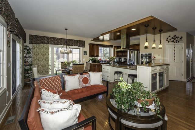 51328 Plymouth Valley Drive, Plymouth, MI 48170