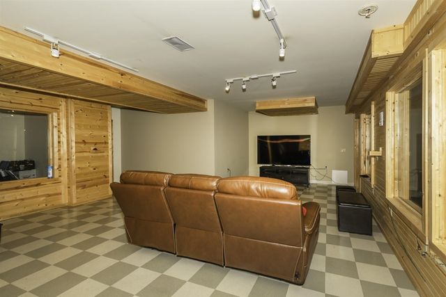 51328 Plymouth Valley Drive, Plymouth, MI 48170