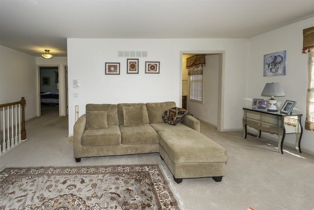 51328 Plymouth Valley Drive, Plymouth, MI 48170