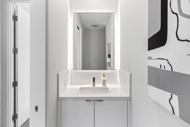 151 Holliday Way, Palm Springs, CA 92262